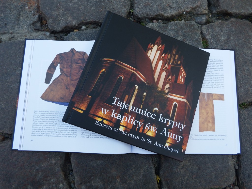 Tajemnice krypty w&nbsp;kaplicy św.&nbsp;Anny w&nbsp;Gniewie – publikacja