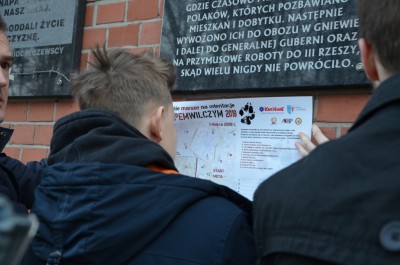 Wstęga Kociewia - Maszerowali TROPEM WILCZYM śladami tczewskich harcerzy 1 2019_miejskie_marsze_na_orientacje_tropem-wilczym_01_fot-j-dembek